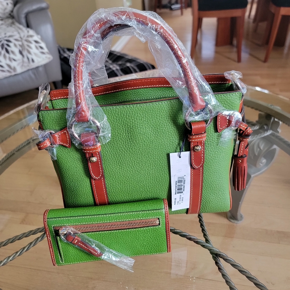 Dooney & Bourke NWT Medium Pocket Satchel w/ Wallet - Picture 7 of 16